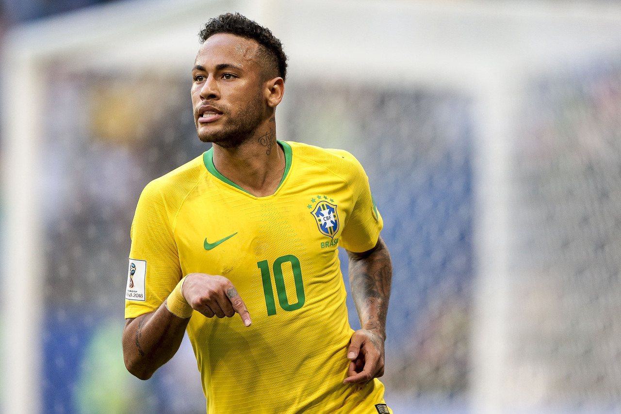 他在接受媒 他在接受媒